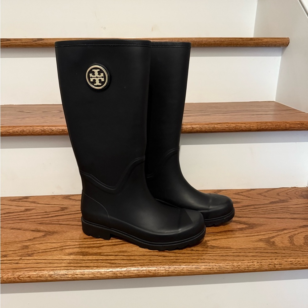 🌹 Tory Burch Black Winter & Rain Boots size 8